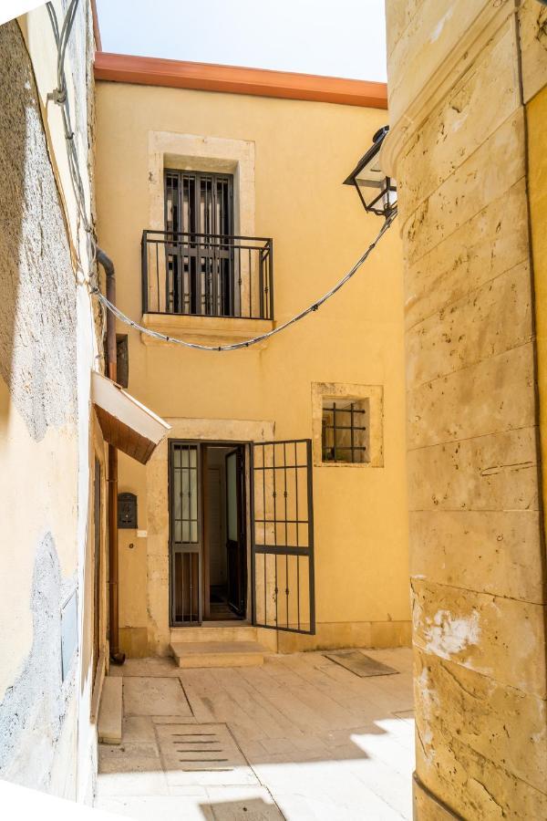 Casa Talete Cozy Apartment In Ortigia - First Floor سيراكوزا المظهر الخارجي الصورة