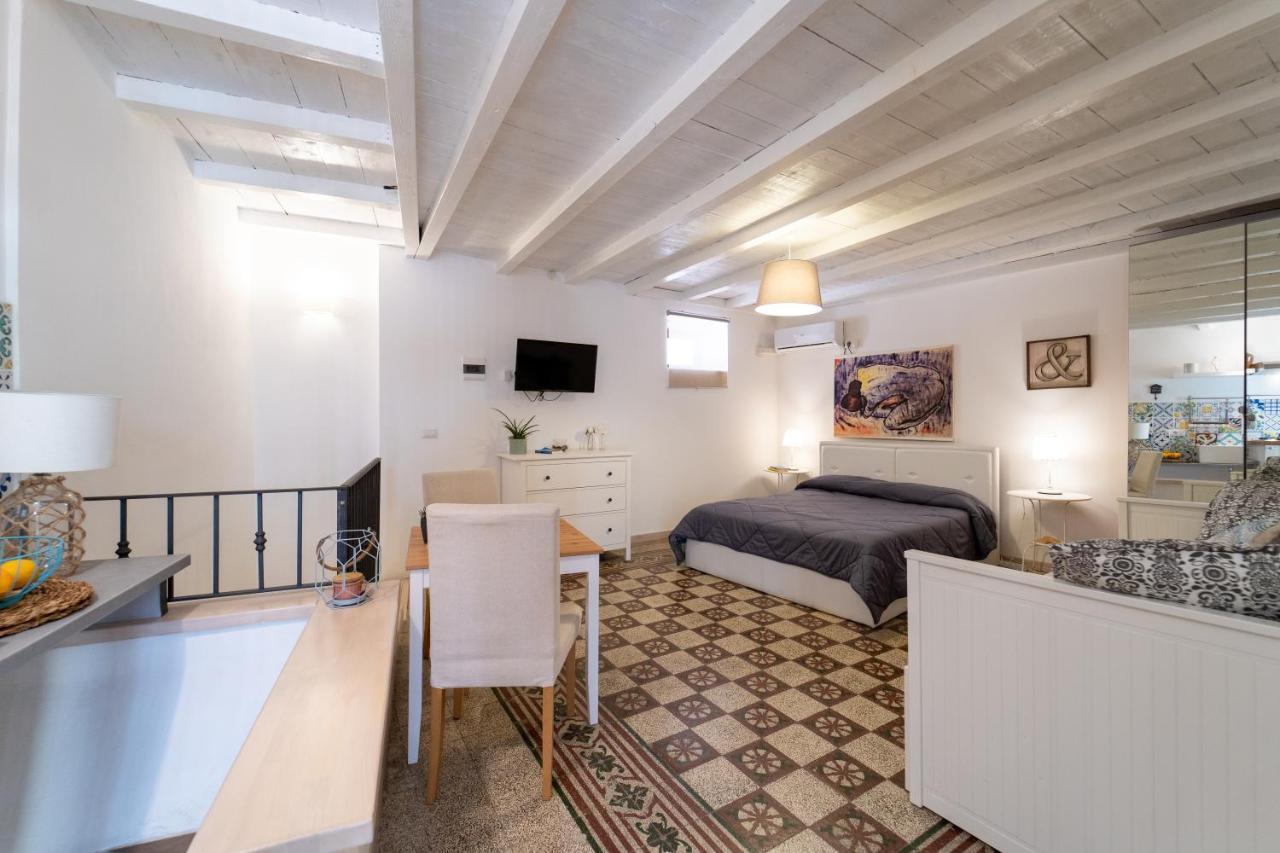 Casa Talete Cozy Apartment In Ortigia - First Floor سيراكوزا المظهر الخارجي الصورة